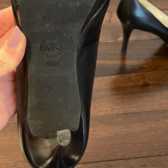 Michael Kors Ionna Pump. Worn once for a wedding, mint condition. - Picture 7 of 8